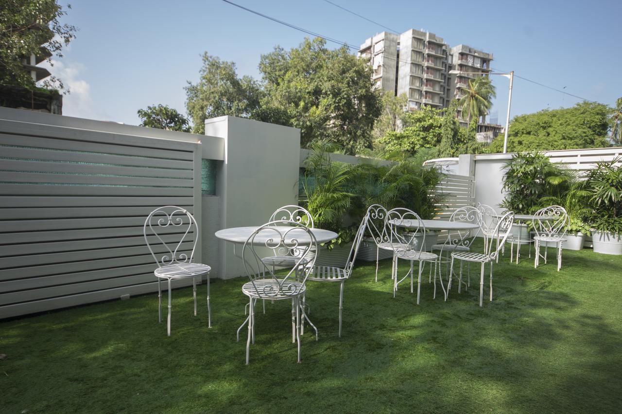Oyo Townhouse 16 International Airport Hotel Mumbai Exterior photo