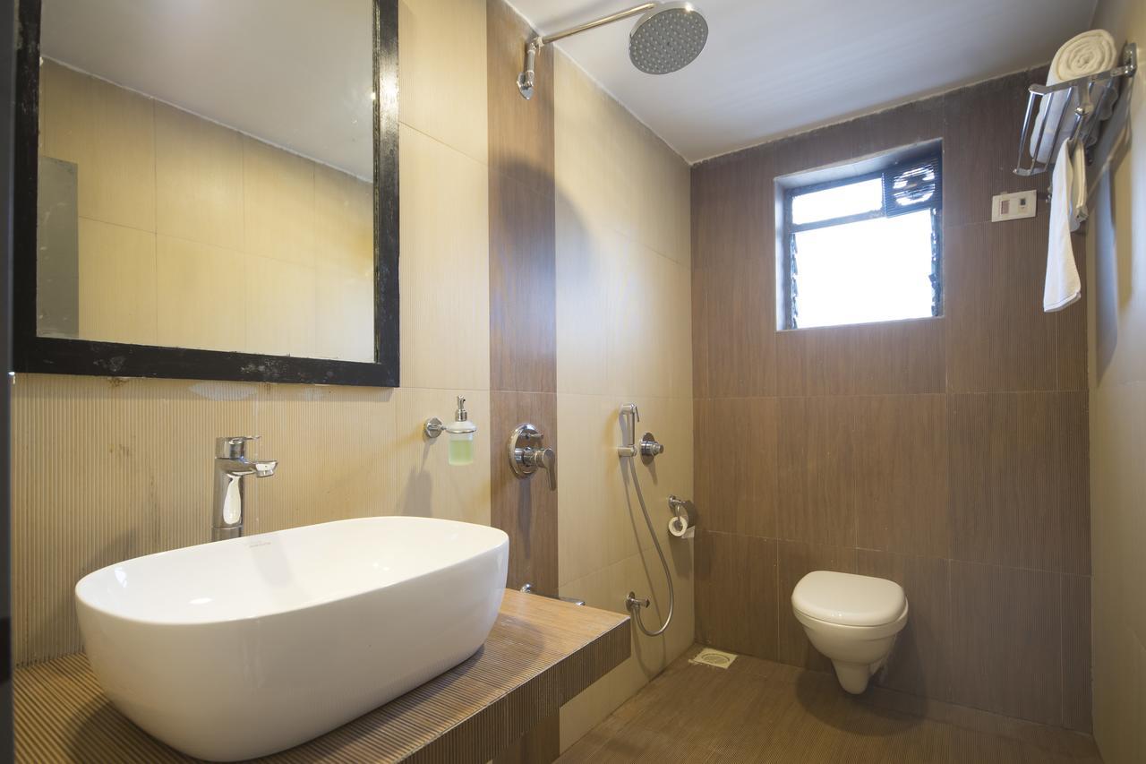 Oyo Townhouse 16 International Airport Hotel Mumbai Exterior photo